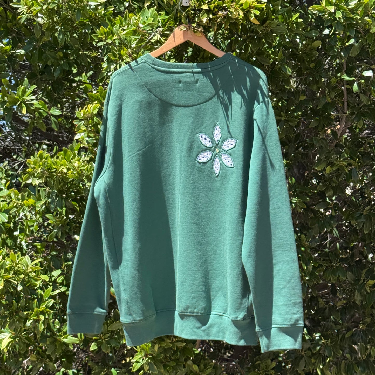 Pine Green with 2 flowers