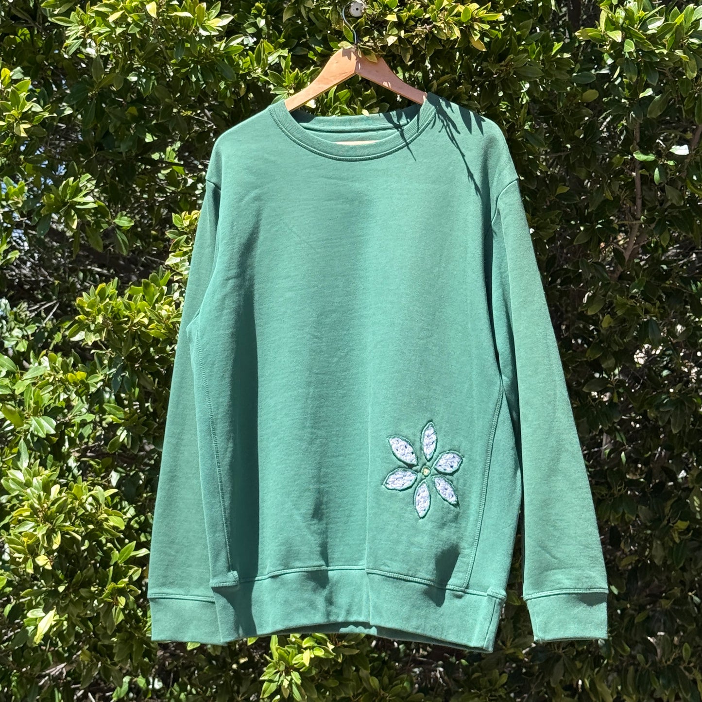 Pine Green with 2 flowers